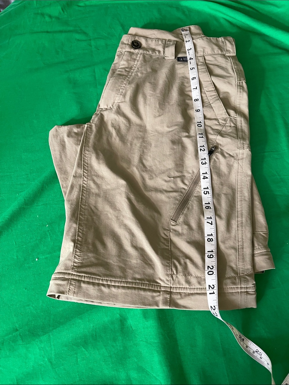 Eastern Mountain Sports Khaki Cargo Shorts with Zip Pocket - Picture 9 of 11